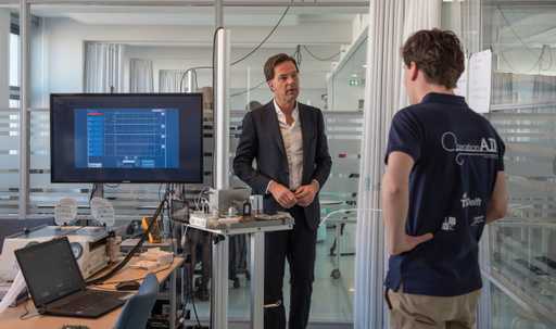 15 04 2020 mp rutte bezoekt tu delft ontwikkeling beademingsapparatuur door studenten 7597